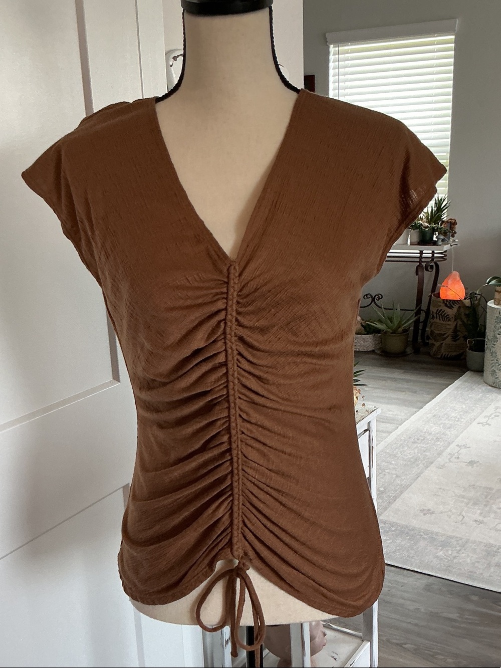 Max Studio Brown Ruched V-Neck Tie-Front Crop Top